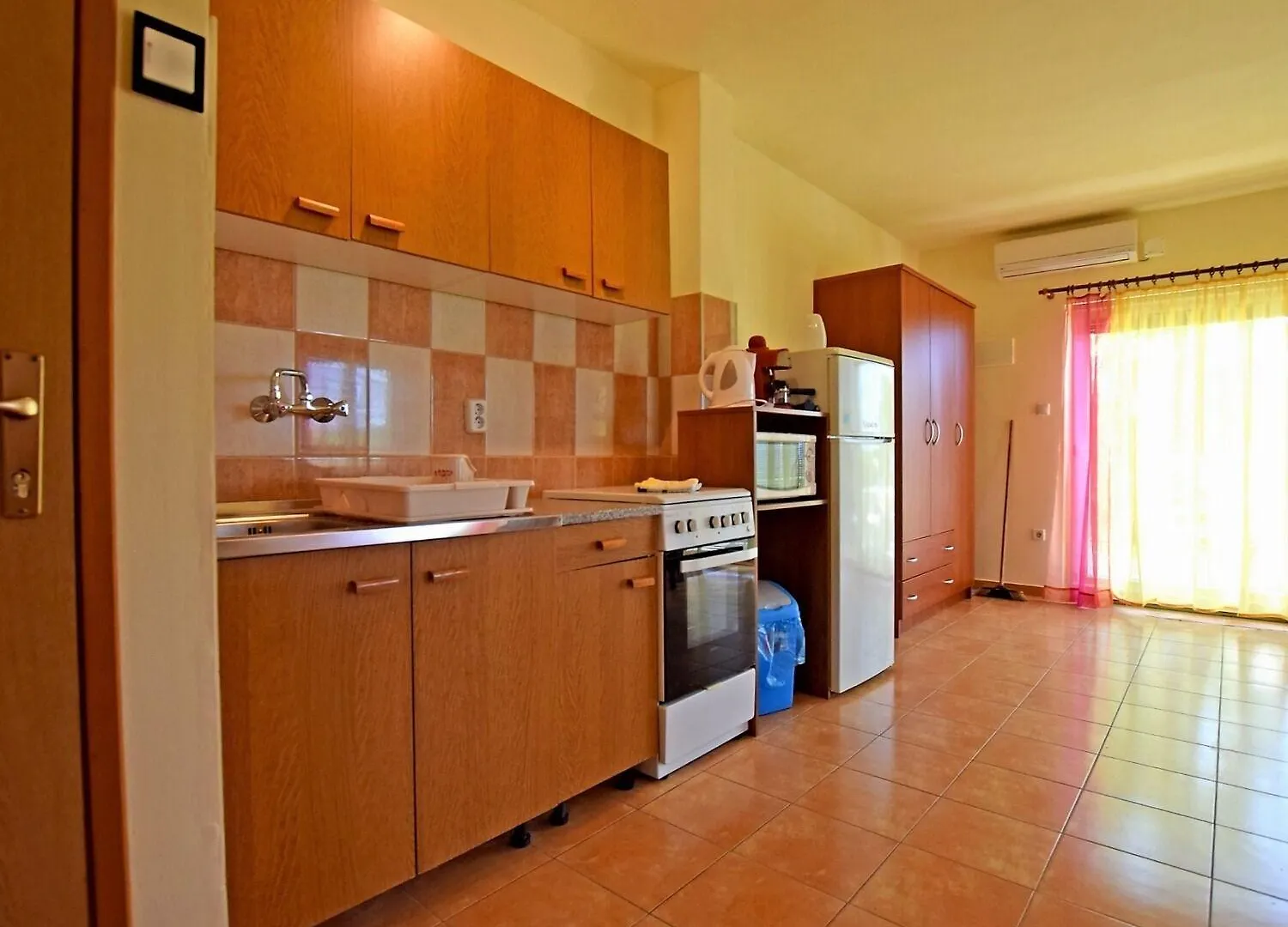 Apartments Mari - 30M From The Sea Seline