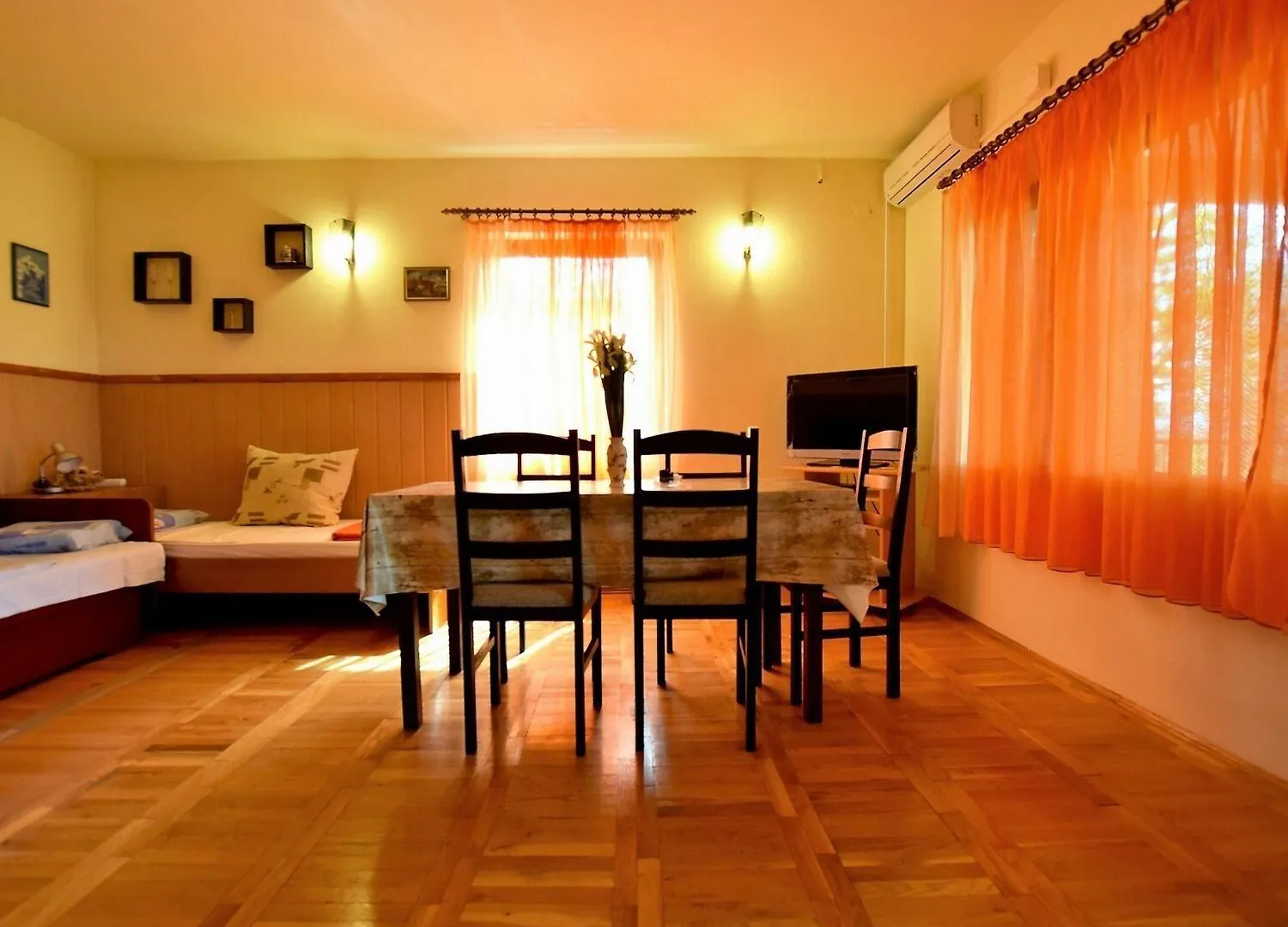 Apartments Mari - 30M From The Sea Seline