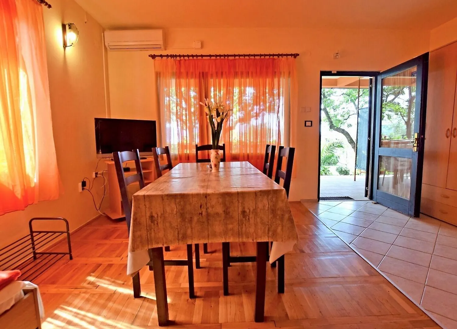 Apartments Mari - 30M From The Sea Seline